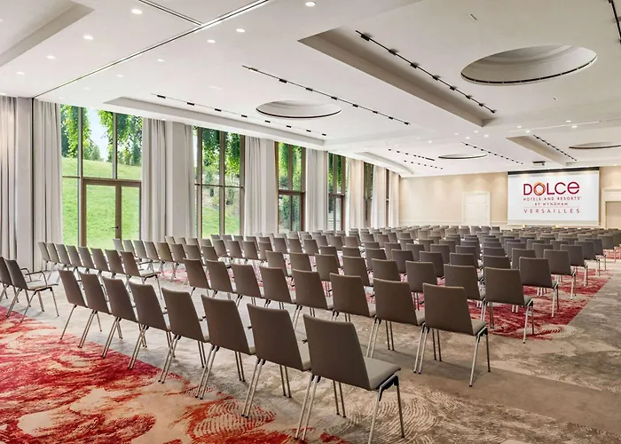 Dolce By Wyndham Versailles - Domaine Du Montcel Otel 4*
